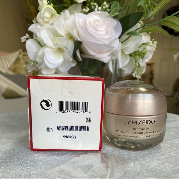 Shiseido Benefiance Wrinkle Smoothing Cream Moisturizer 50ml 1.7oz . - Picture 3 of 10